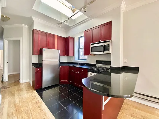 Rented by Maz Group NY | media 27