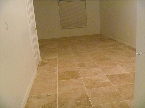 4th image of 18178 Sandy Pointe Dr