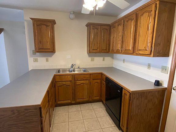 4th image of 412 N 37th Pl #C