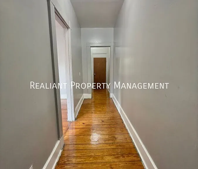 2271 Vine St — Photo 2