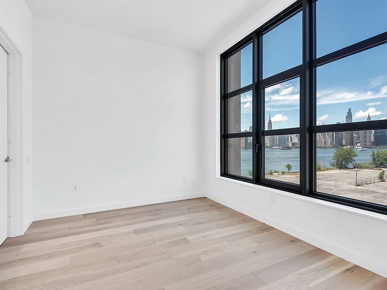 29 Huron St #4HW — Photo 4