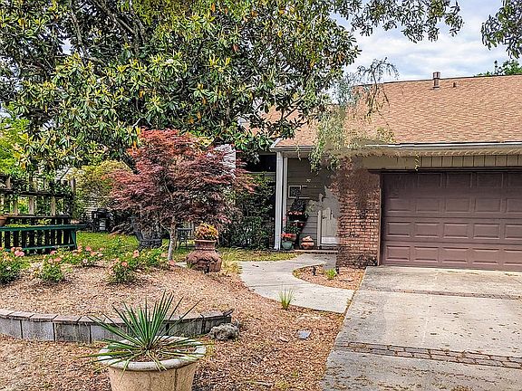 2nd image of 1002 Alderwood Way