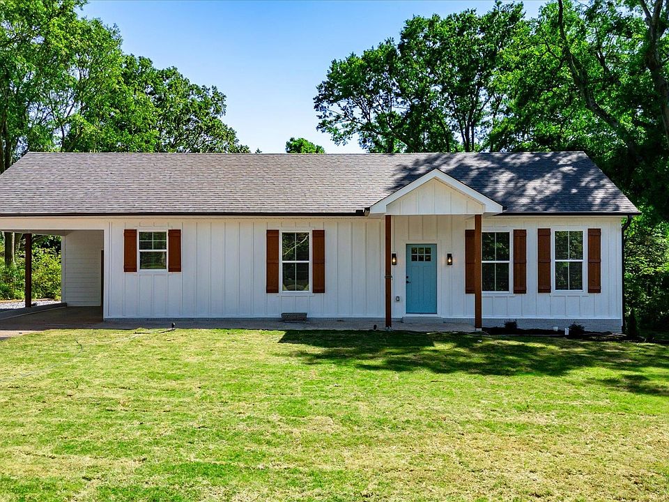 1st image of 208 Drury Ln