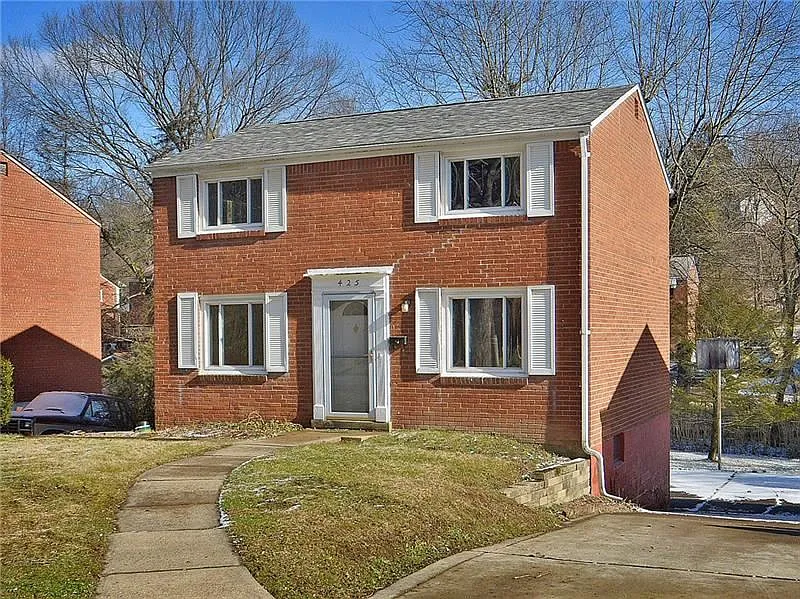425 Janice Dr photo 1