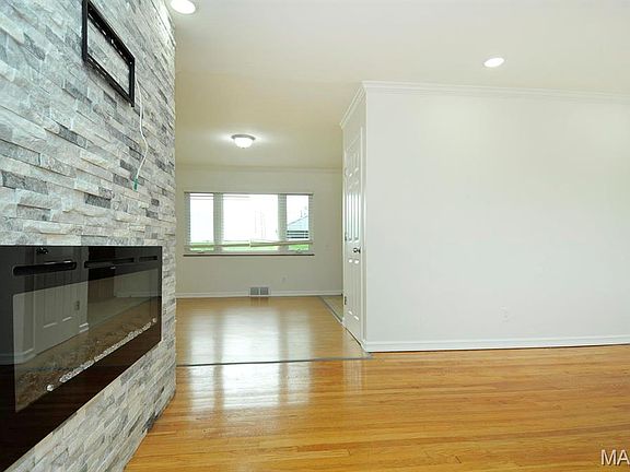 5th image of 2959 Annunciation Dr