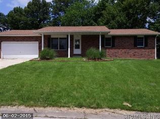 508 Mercury Dr, Godfrey, IL 62035