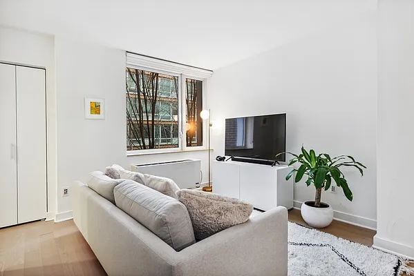 Rented by Corcoran | media 41