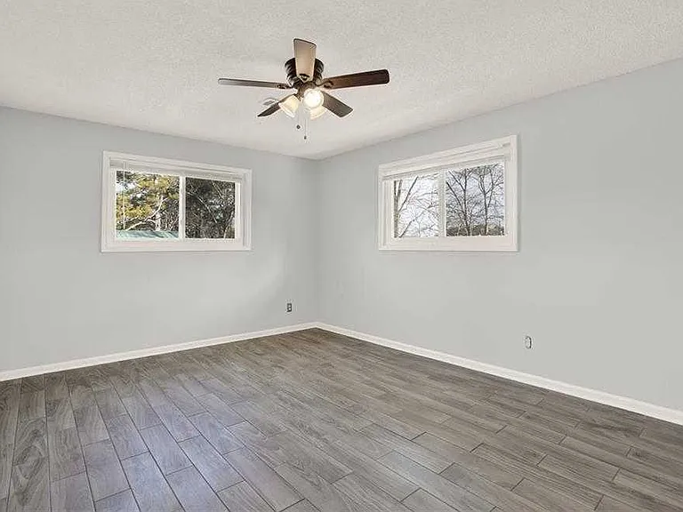 5 Greenbriar Ave — Photo 20