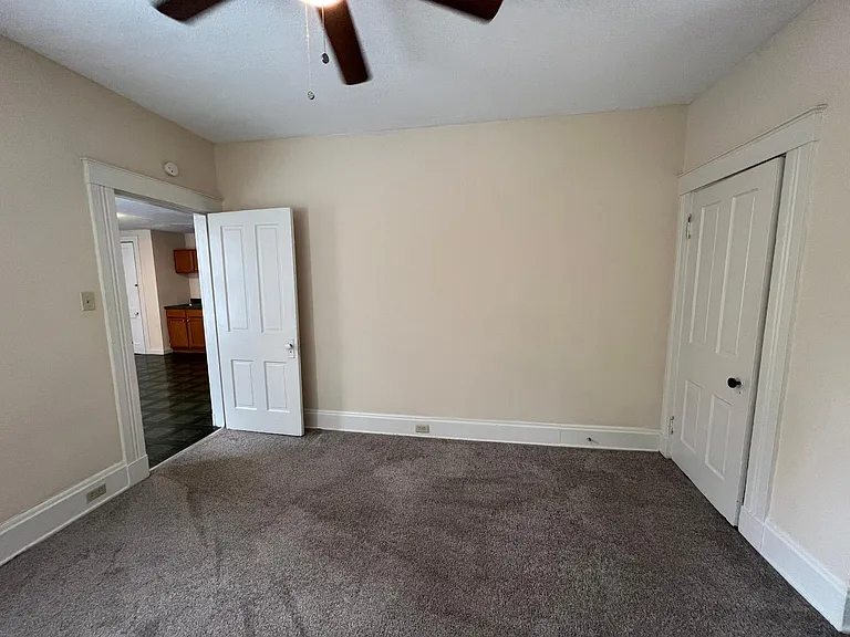 2210 Victor St #3 — Photo 16