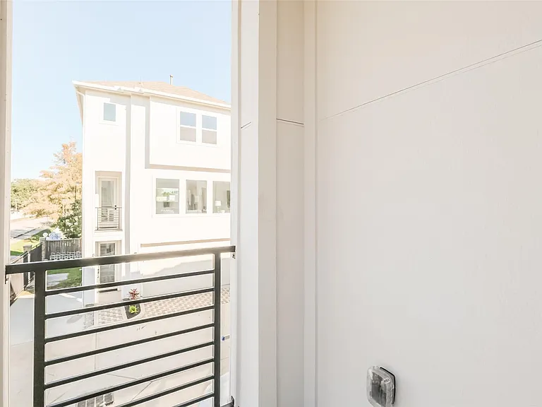 8315 Brecha Ln — Photo 13