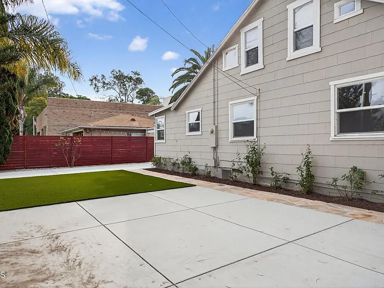 201 S Olive St — Photo 33