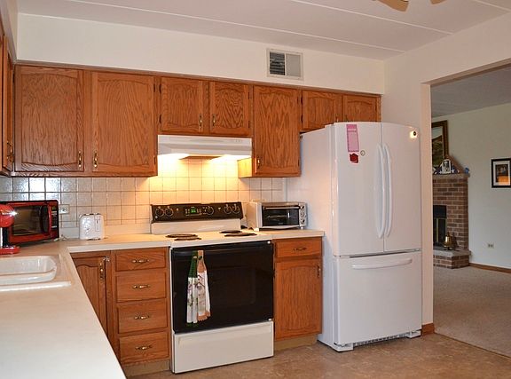 5th image of 11006 S Theresa Cir APT 2D