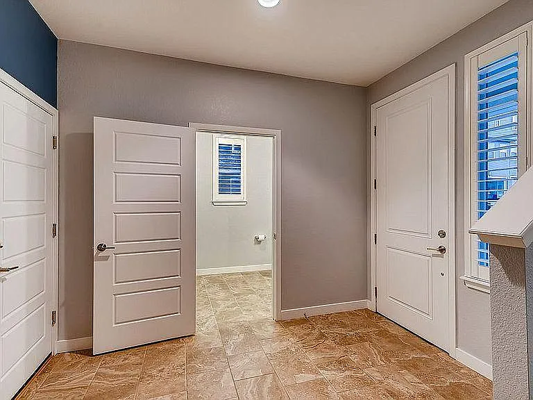 662 E Hinsdale Ave — Photo 26