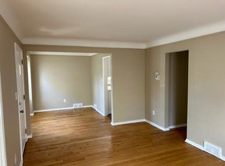 18936 Woodland St, Harper Woods, MI 48225