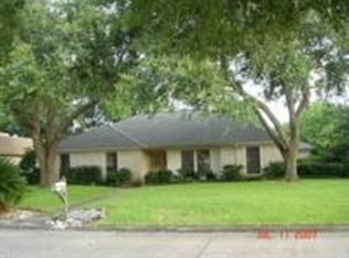 5885 Longwood St, Beaumont, TX 77707