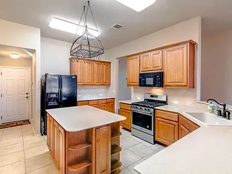 3400 Trickling Springs Way — Photo 5