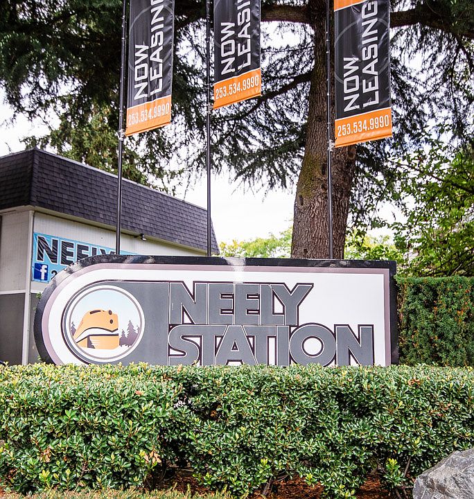 Auburn Apartments - Neely Station Apartments - Sign