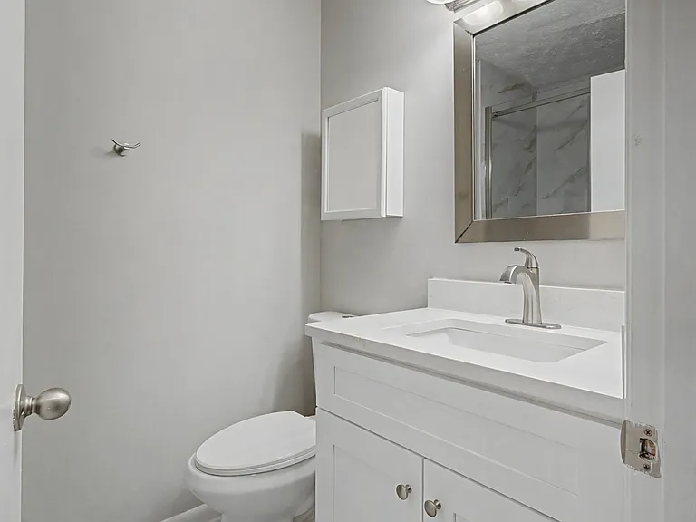 509 Alexander Dr — Photo 32