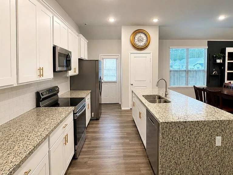 2335 Cedar Place Dr — Photo 7