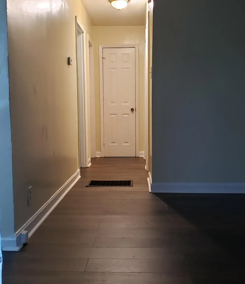 3 bed, 720 sqft, $1,500 — Photo 2
