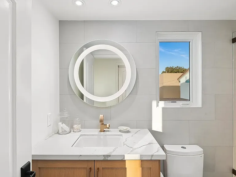 Second Upstairs Bathroom