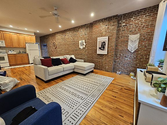 5th image of 49 Schermerhorn St APT 4