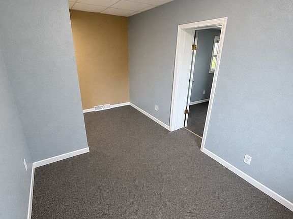 3rd image of 112 30th Ave N #1