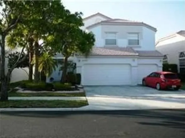 15727 NW 11th St, Hollywood, FL 33027