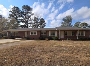 206 Gilham Rd, Roanoke, AL 36274