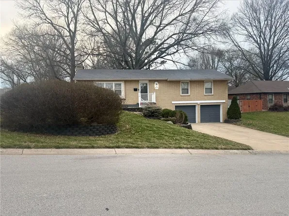 4022 S Hands Cir, Independence, MO 64055