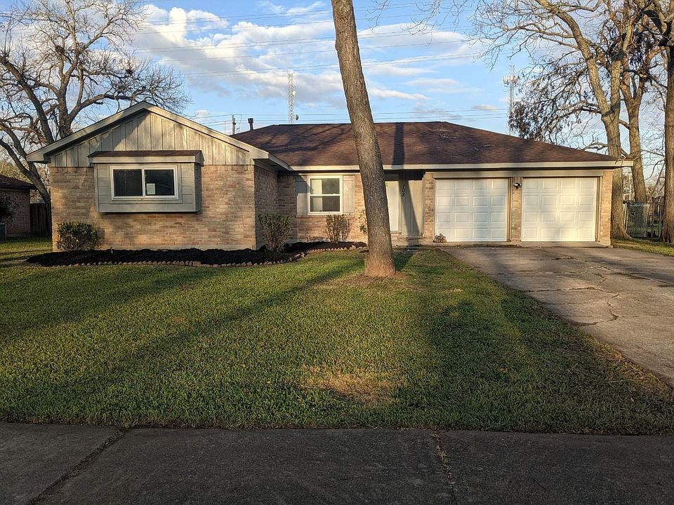 1st image of 108 Dogwood St