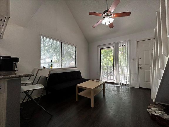 5th image of 708 Graham Pl APT 208