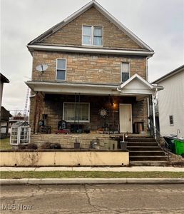 621 W 1st St, Uhrichsville, OH, 44683