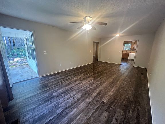 4th image of 4813 Oak Meadow Dr