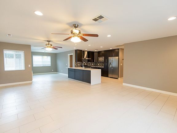 5th image of 803 E Palmaire Ave