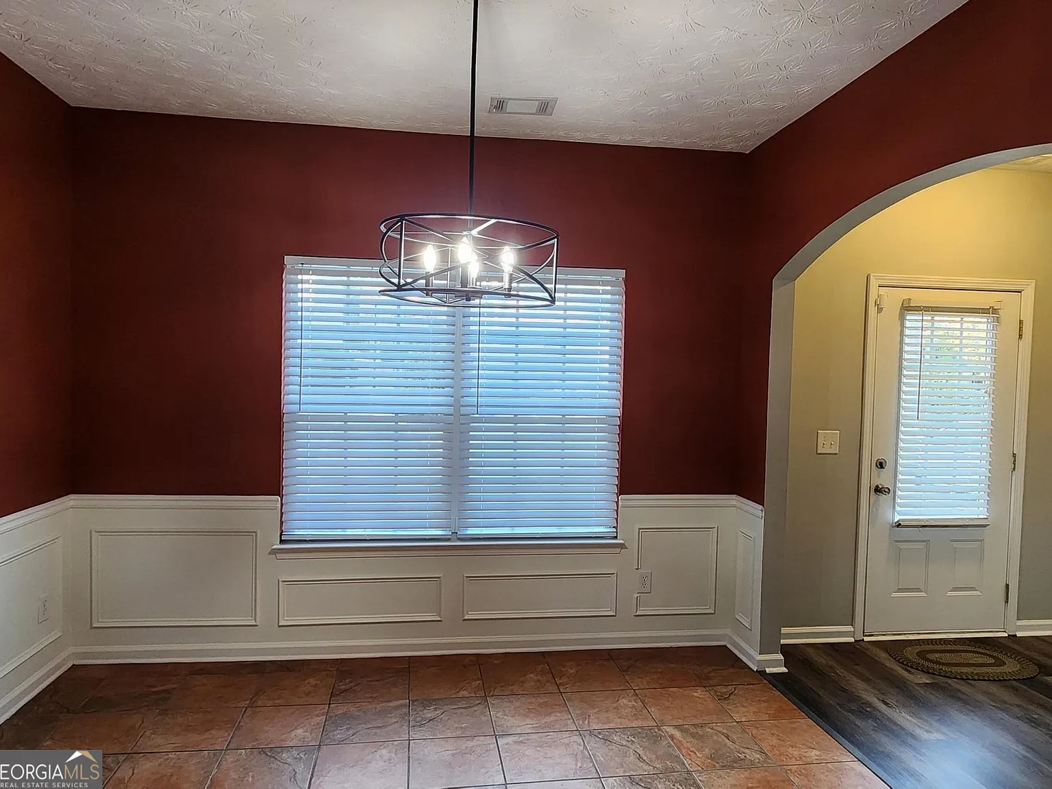 3 bed, 2.5 bath, 1450 sqft, $1,700 — Photo 4
