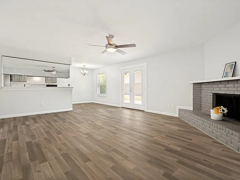 1149 Meadow Creek Ct — Photo 9