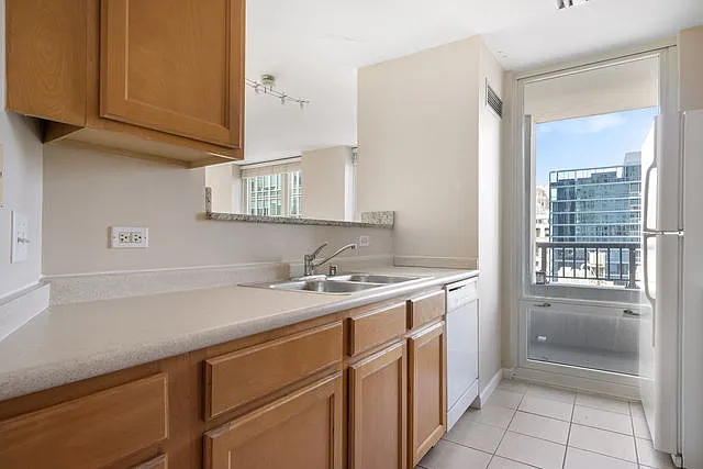 1 bed, $2,495 — Photo 2