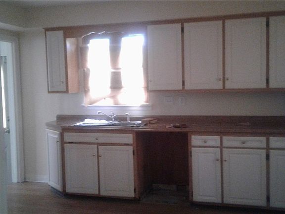 4th image of 3612 Cascade Dr