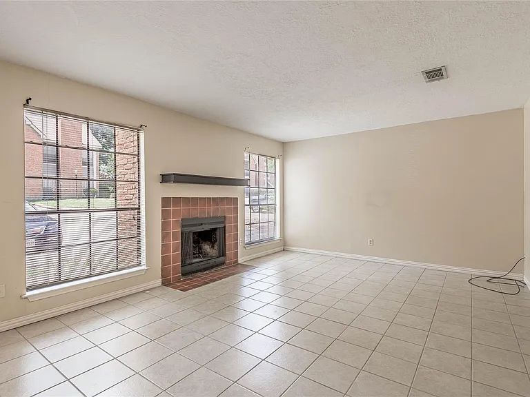 2401 Sycamore Ave #E3 — Photo 4
