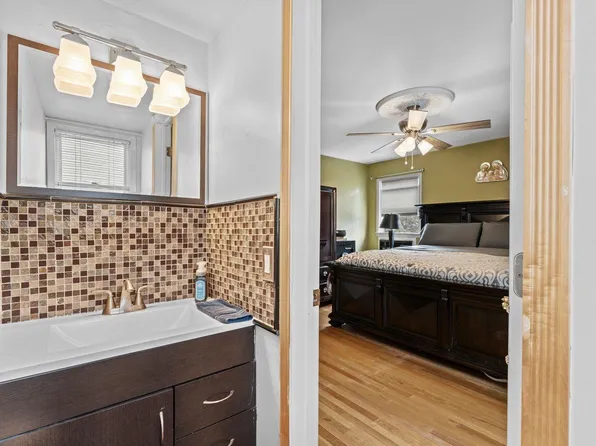 17 Acorn Drive image 23 of 45