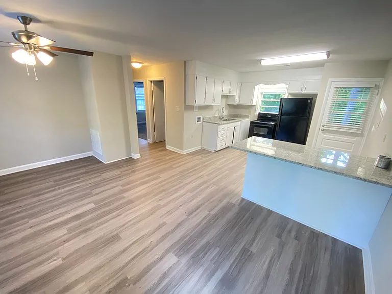 1404 Oakwood Ave — Photo 11
