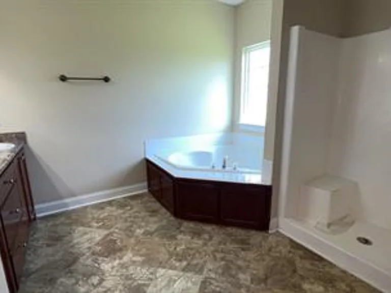 241 Miller St NE — Photo 12
