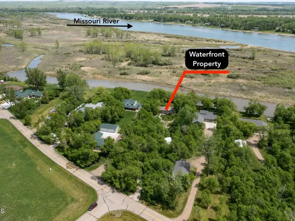 8550 Willow Rd N, Mandan, ND 58554