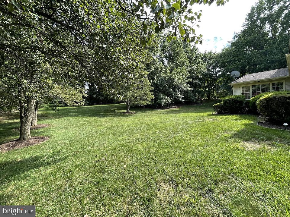 2nd image of 10905 Equestrian Ct