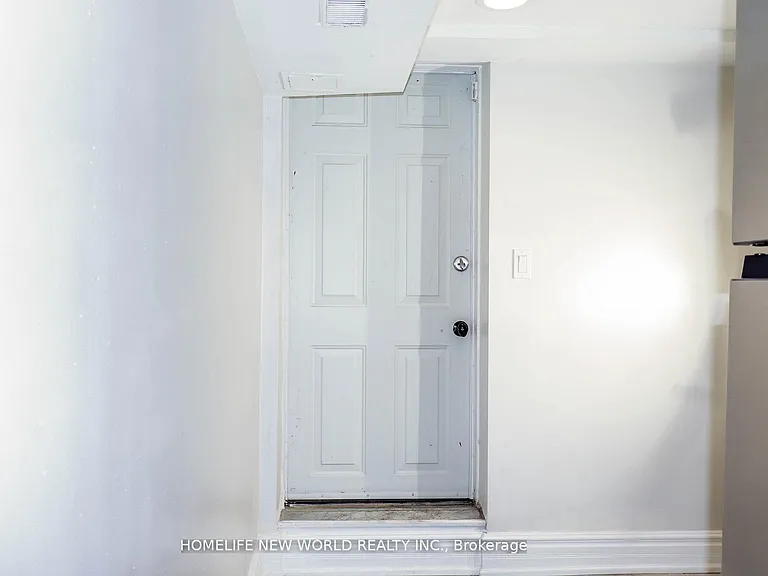 222 Markham St #BASEMENT — Photo 19