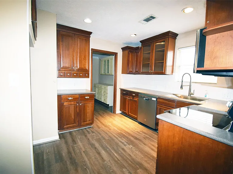 1806 Cedarwood Ct — Photo 25