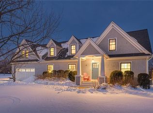 81 Beagle Dr, Middletown, RI 02842