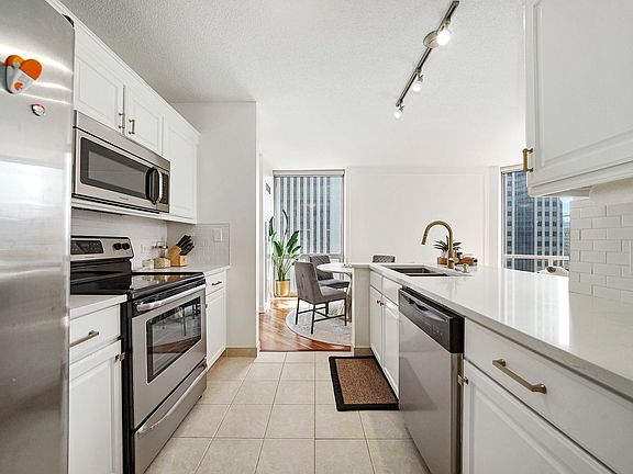 4th image of 222 N Columbus Dr APT 3302