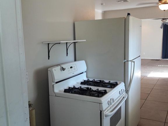 4th image of 1128 Alaska St